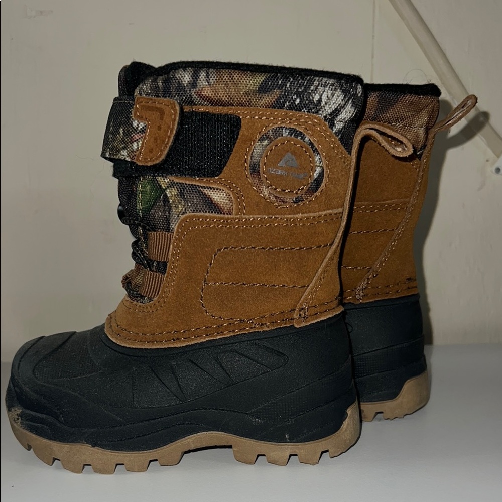 Kids' Camouflage Winter Boots